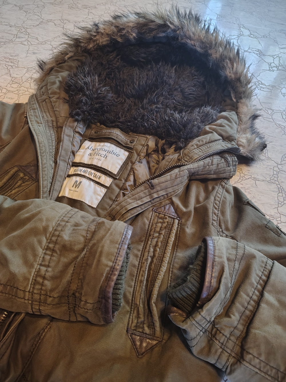 Abercrombie & Fitch Mountain Basin Parka (M)